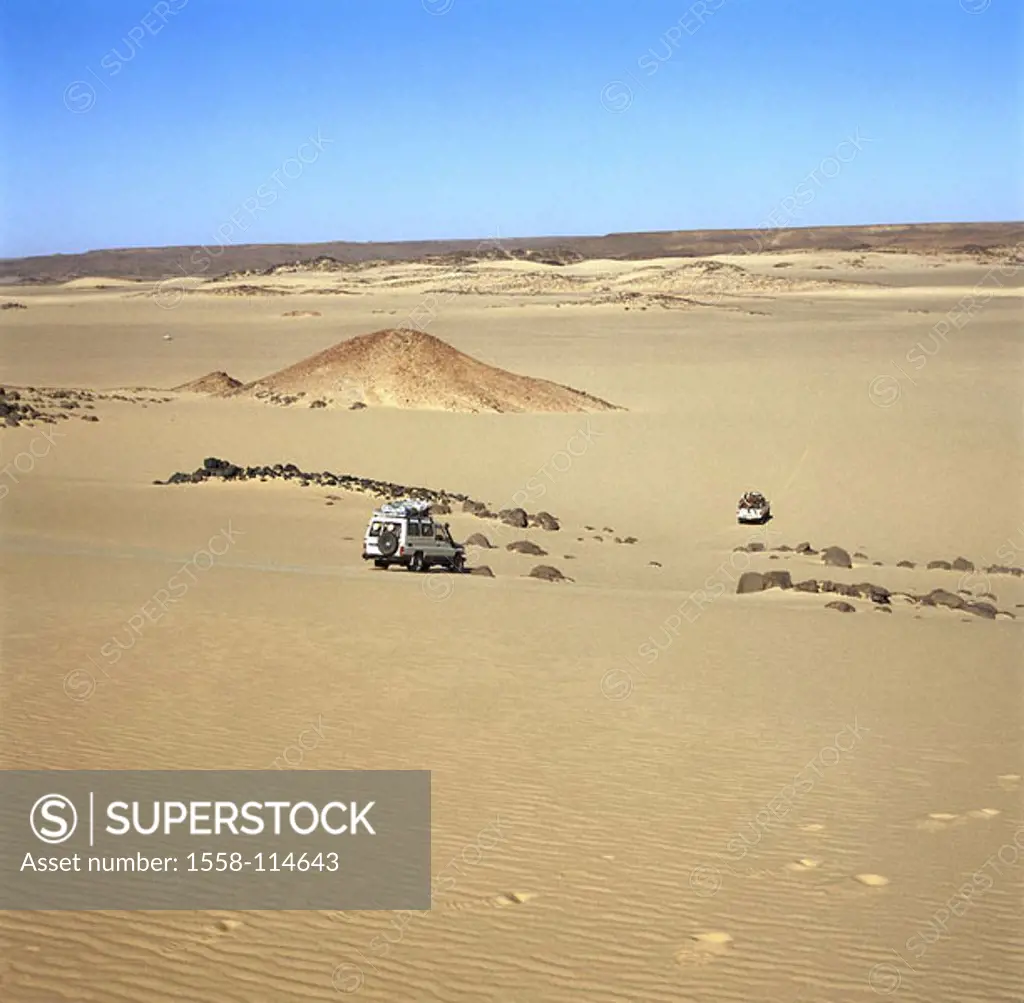 Egypt, Uweinat, Karkur Thal, desert-landscape, terrain-vehicles, landscape, wideness, distance, rocks, hills, sand, dryness, heat, live-hostile, sandy...