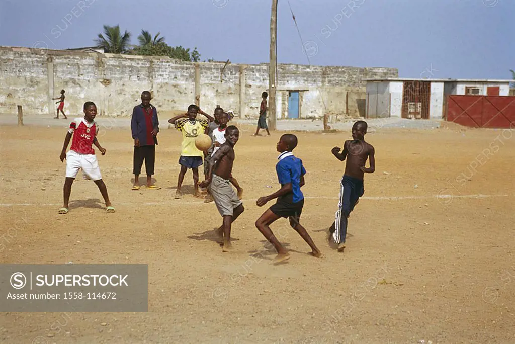 Ghana, Accra, boys, football plays, no models west-Africa, black-Africa, capital, city, release, Africa, people, children, people of color, fun, sport...