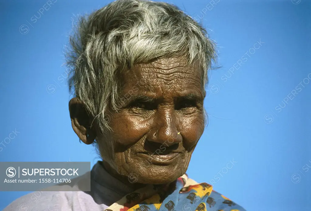 India, Tamil Nadu, Mamallapurma, senior, portrait, no models South-Asia, South-India, people, seniors, release, Asia, woman, old, dark-skinned, grey-h...