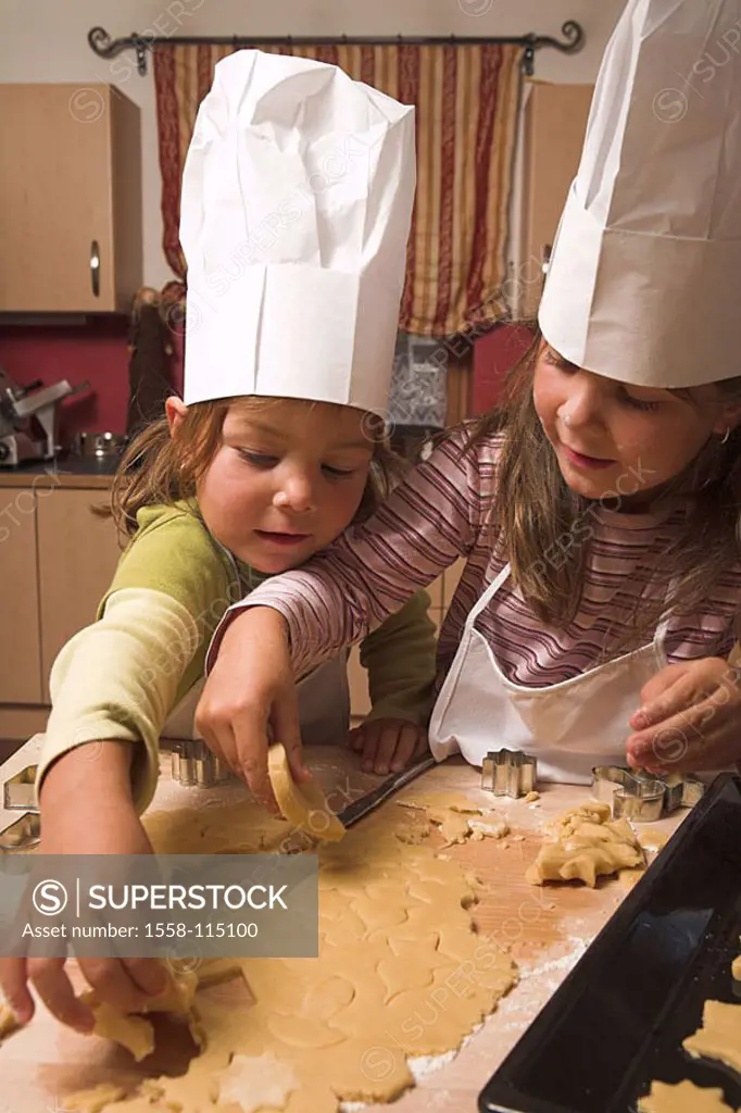 Christmas, kitchen, children, girls, cheerfully, bakes, cutters, dough, places, cuts out, semi-portrait, Christmas time, Advent, siblings, two, 4-6 ye...