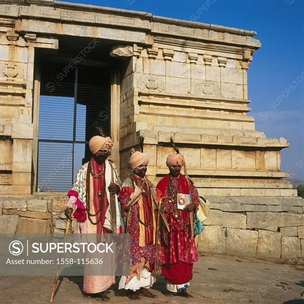 India, Karnataka, Hampi, Vijayanagar ruin-city, pilgrims, no models ´city of the victory´, Vijayanagara, Virupaksha, palace-installation, release, Asi...