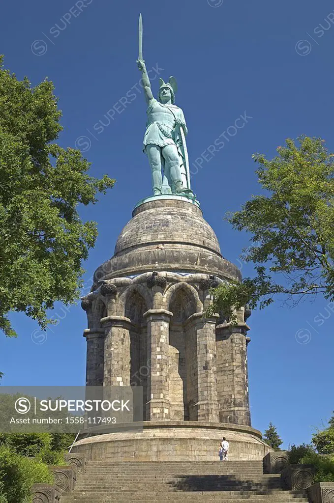 Germany, North Rhine-Westphalia, Detmold, Hermann-monument, from below, tourists, Northern Germany, Weser-highland, Teutoburger forest, Grotenburg, st...