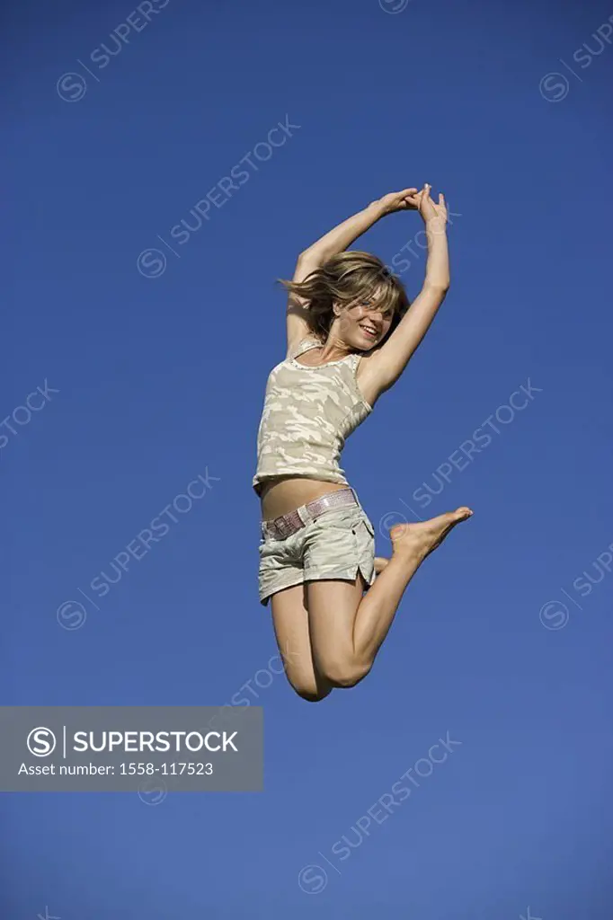 Girls, cheerfully, air-jump, series, people, teenagers, teenagers, 13 years, figure slim, summery, stomach-freely, shorts, barefoot, fitness, fun, mov...