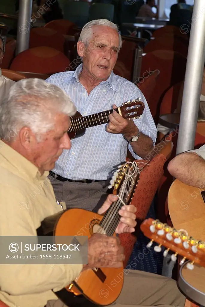Spain, Canaries, island La Gomera, musicians, men, broached,