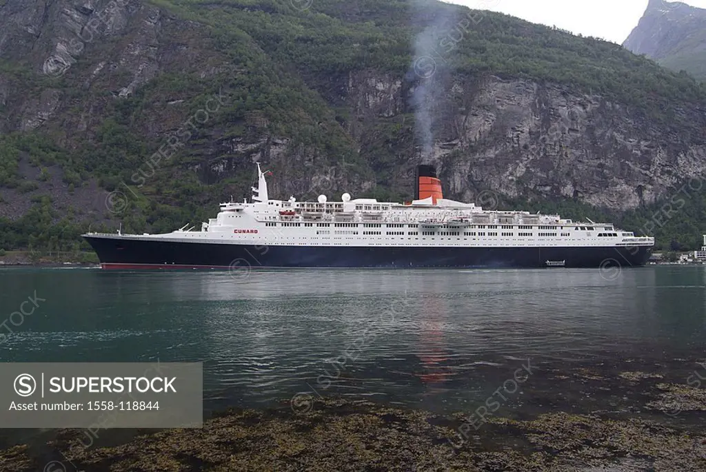 Norway, More og Romsdal, Geirangerfjord, cruise-ship, Queen Elisabeth 2,