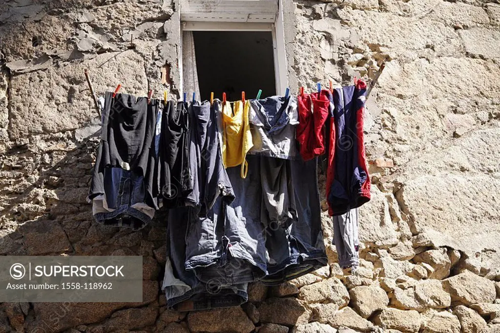 Portugal, postage, old part of town, Ribeira, windows, clothes line,