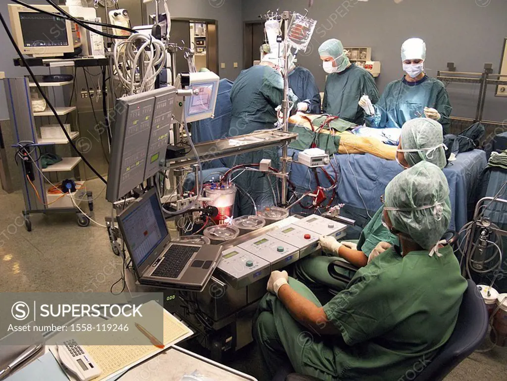 OP-Saal, medical-team, patient, heart-operation, series, hospital, OP-Team, doctors, heart-surgeons, surgeons, Op-Schwestern, operation on the open He...