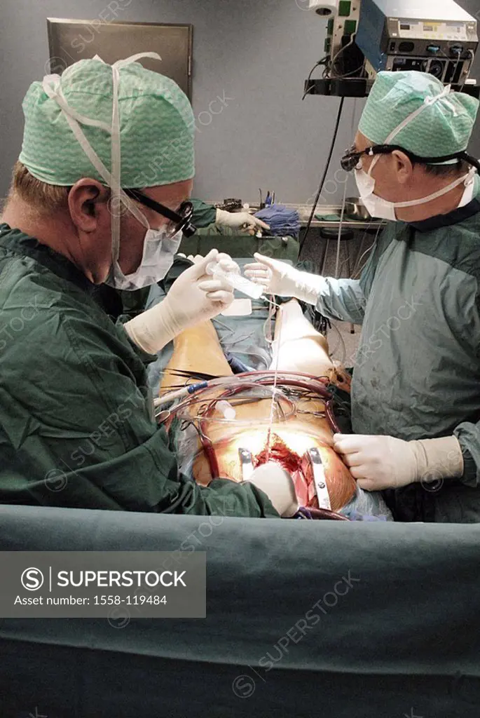 OP-Saal, medical-team, patient, heart-operation, series, hospital, OP-Team, doctors, heart-surgeons, surgeons, Op-Schwestern, operation on the open He...