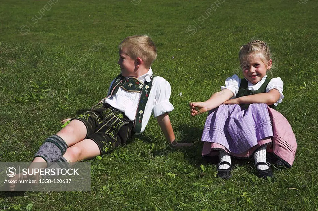 Girls, boy, official dress, mountain-meadow, sit, cheerfully, series people children, 5 years, 7 years, Dirndel, leather shorts, siblings, friends, wa...