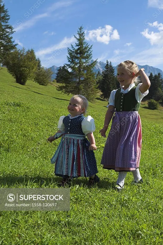 Mountain-meadow, girls, two, Dirndel, runs, cheerfully, series people children, 1 years, 5 years, blond, official dress, siblings, old-age-difference,...