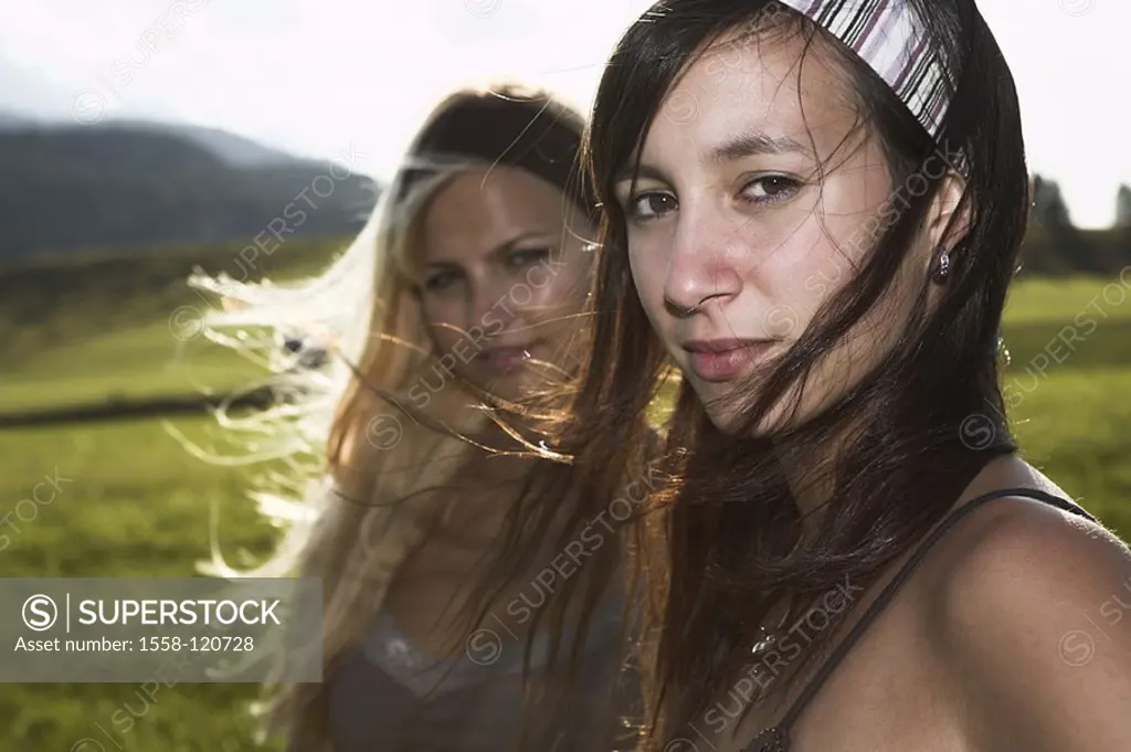 Teenagers, girls, meadow, stands, gaze camera, portrait, series, people, 18-19 years, friends, long-haired, hair-color deceased, recuperation, relaxat...