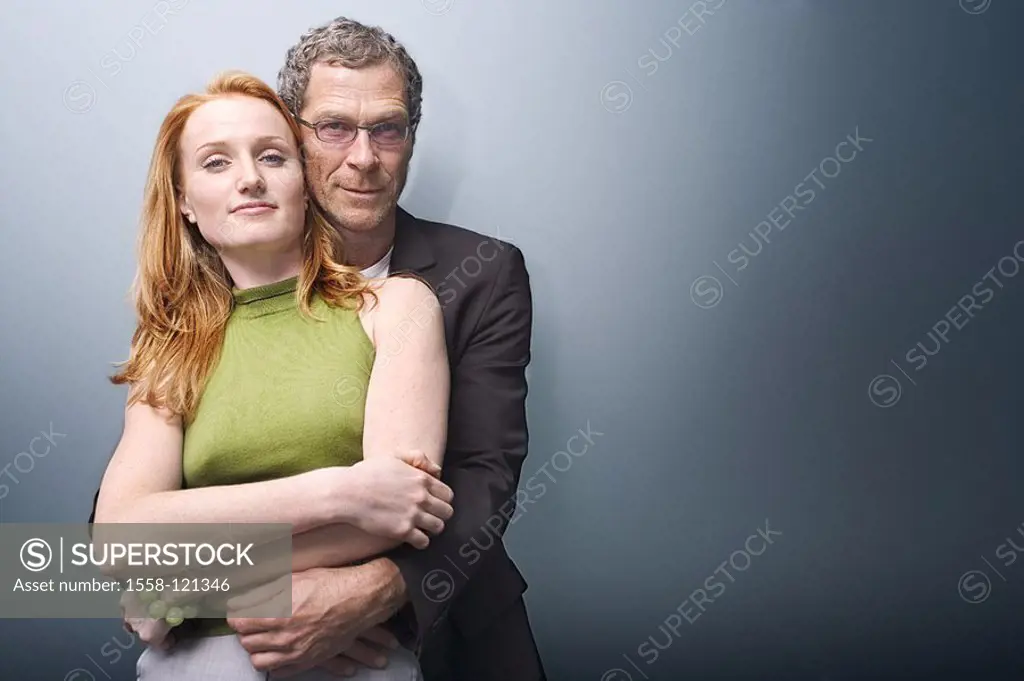 Mate, embrace, stands, consecutively, semi-portrait, series, people, two, 20-30 years, 40-50 years, age, old-age-difference, adults, partnership, rela...