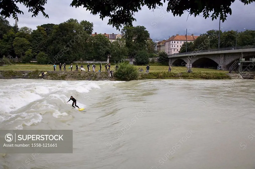 Germany, Bavaria, Munich, river Isar surfers city city center bridge, waves, water, eddies, leisure time-sport, water-sport, wetsuit, riversides, surf...