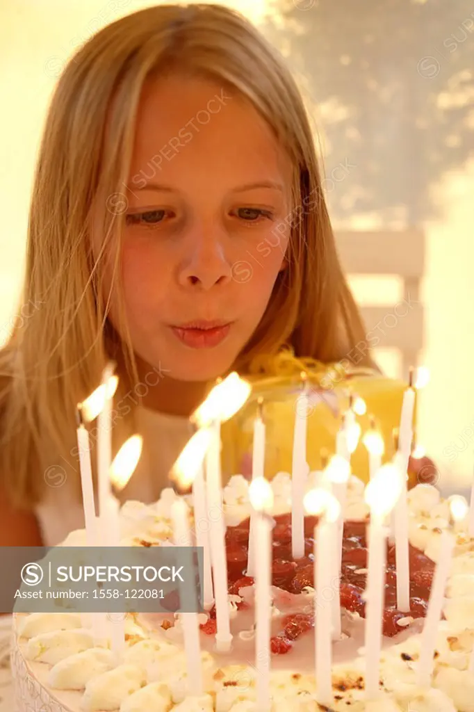 Girls, birthday-pie, candles, blows out, portrait, people, child, 11 years, blond, long-haired, pie, birthday-candles, burns, blows out, birthday, sur...
