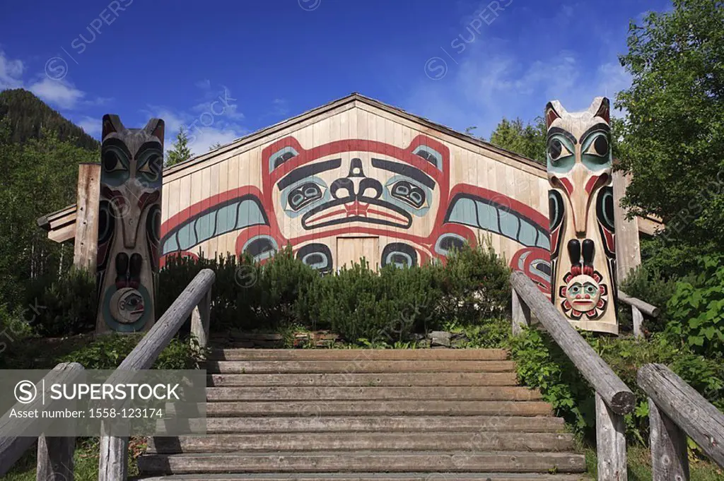 USA, Alaska, Alexander-archipelago, Revillagigedo Iceland, Ketchikan, Saxman totem park stairway house totem-posts North America, southeast-Alaska, so...