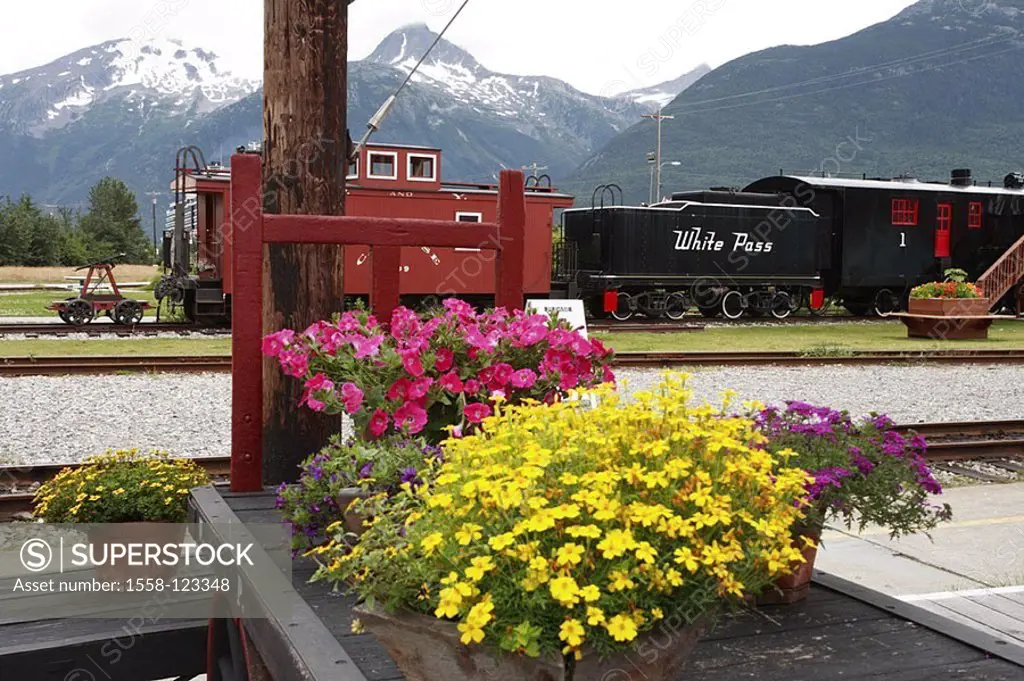 USA, Alaska, Skagway, ´Klondike Goldrush national Historic park´ railroad White passport route, freight cars, flower-jewelry, North America, southeast...