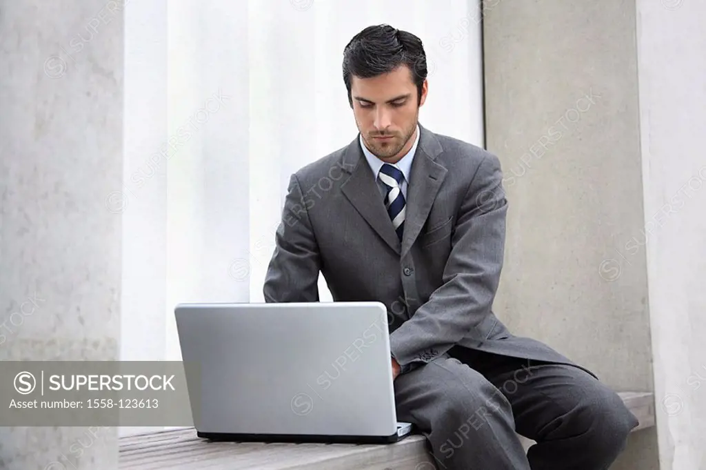 Businessman, laptop, data input, series, people, man, 30-40 years, dark-haired, Dreitagebart, suit, necktie, business-clothing, business, work, occupa...