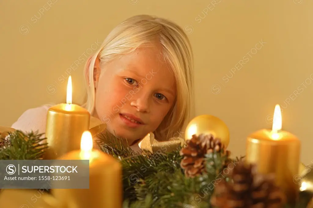 Girls, smiles, Advent-wreath, candles, golden, portrait, series, people, child-portrait, child, 7-8 years, childhood, blond, long-haired, Christmas, f...