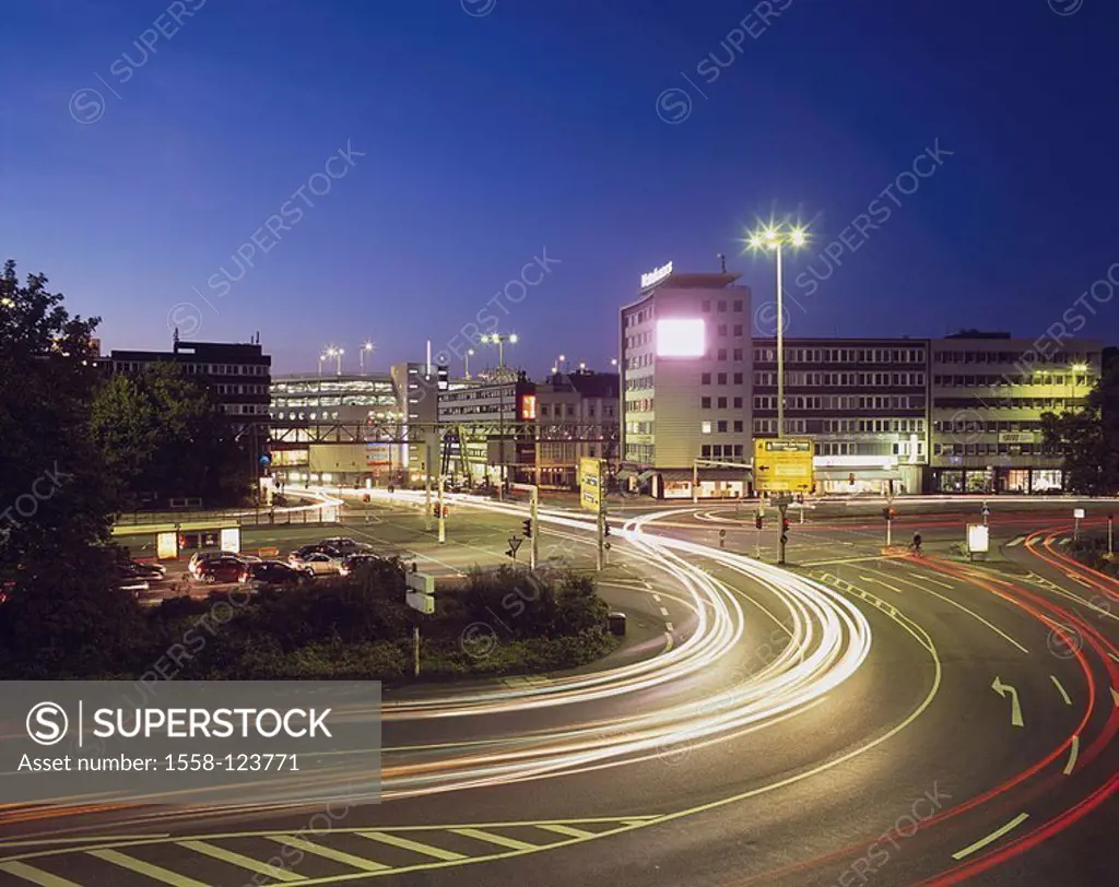 Germany, North Rhine-Westphalia, Wuppertal, Elberfeld, federal-avenue, light-tracks, evening, Bergisches country, Wuppertal-Elberfeld, old part of tow...