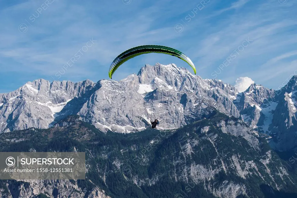 Paraglider, Dreitorspitze, mountain, Wettersteingebirge (Wetterstein mountains), aerial shot, paragliding, Paraglider, Paragliding, Germany, Bavaria, ...