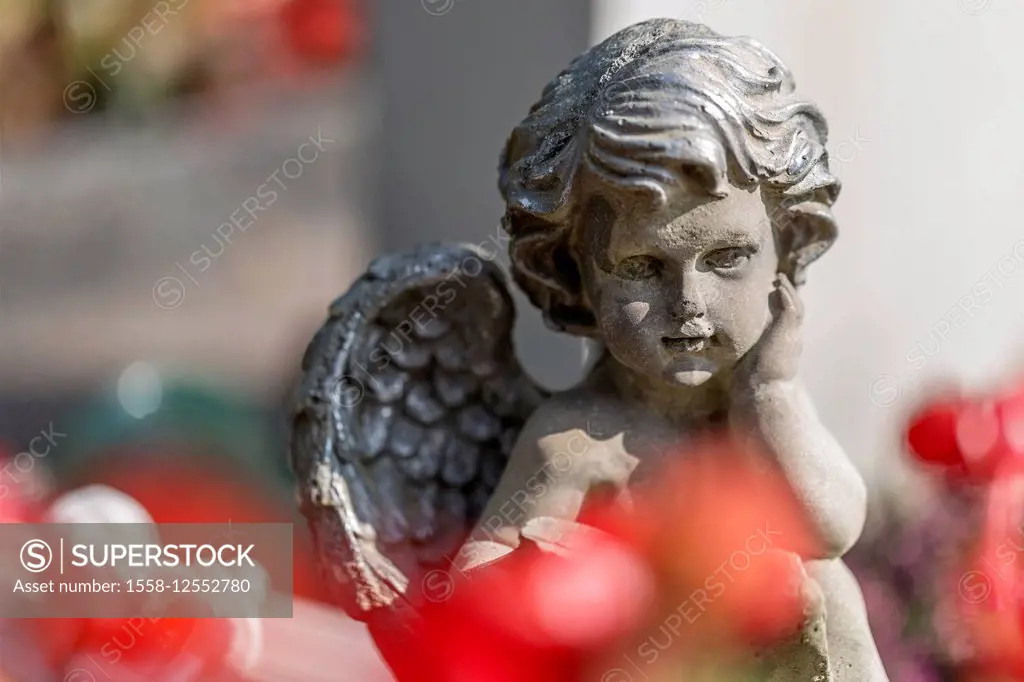 Angel figure, gravestone, cemetery Friedenstrasse, Wilhelmshaven, Lower Saxony, Germany,