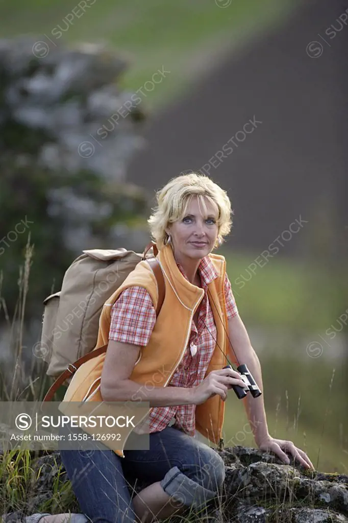 Woman, hiking, autumn, rest, binoculars,