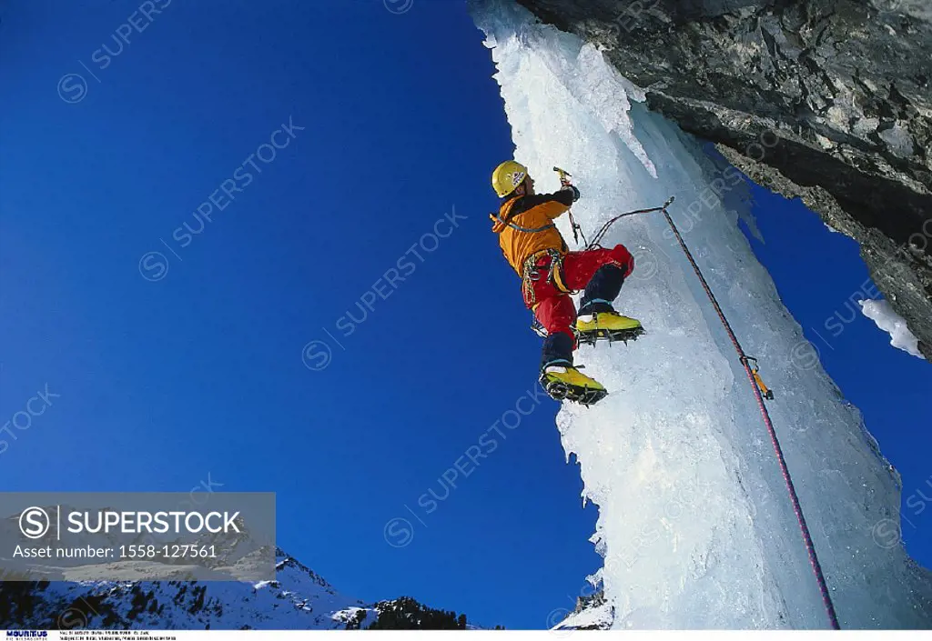 Austria, Tyrol, Stubaital, Man, Ice climbing