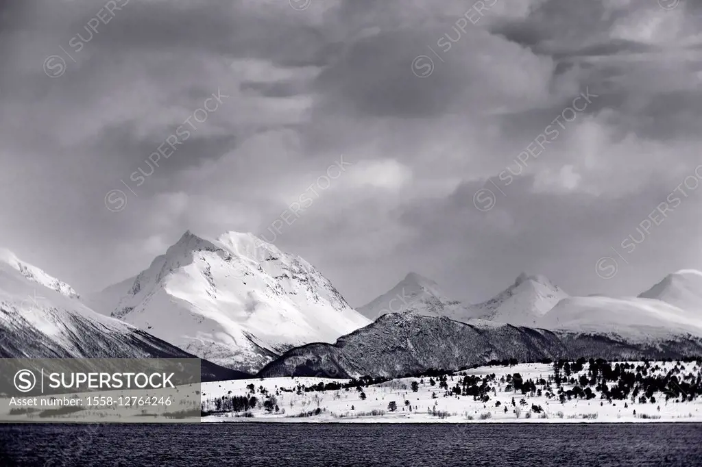 Mountains, snow, winter, storm, valley, Norway, s/w