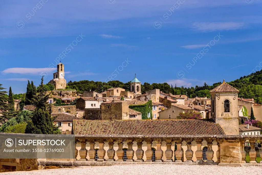 France, Provence, Vaucluse, Lourmarin, old town, view from the castle