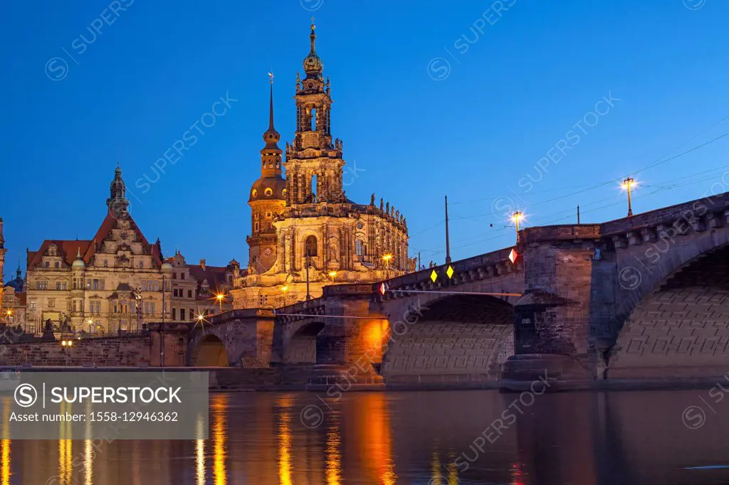 Europe, Germany, Dresden, Elbe River, Saxon, Dresden Castle and cathedral with 'Augustusbrücke' bridge,