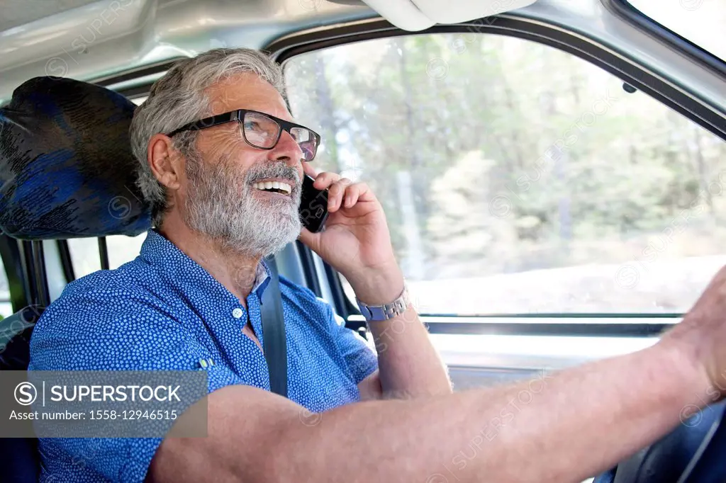 Man calling while driving a car