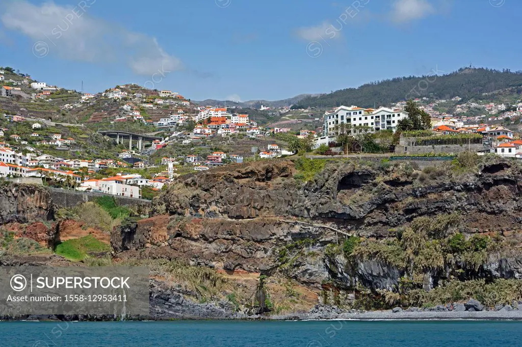 Madeira, south coast with rocks at Funchal