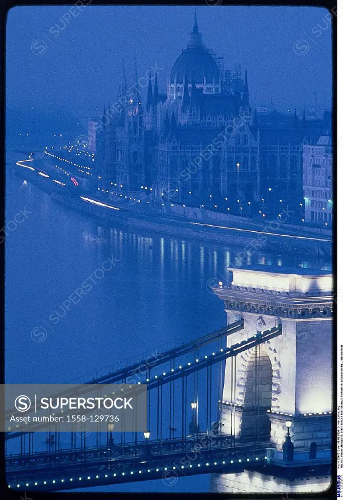 Hungary, Budapest, Donau, Suspension bridge