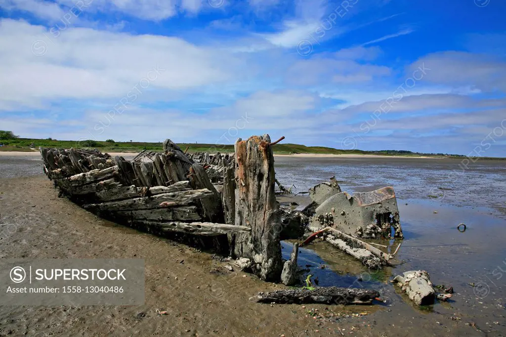 Shipwreck in the mudflat in front of Braderup (municipality) on the island of Sylt,
