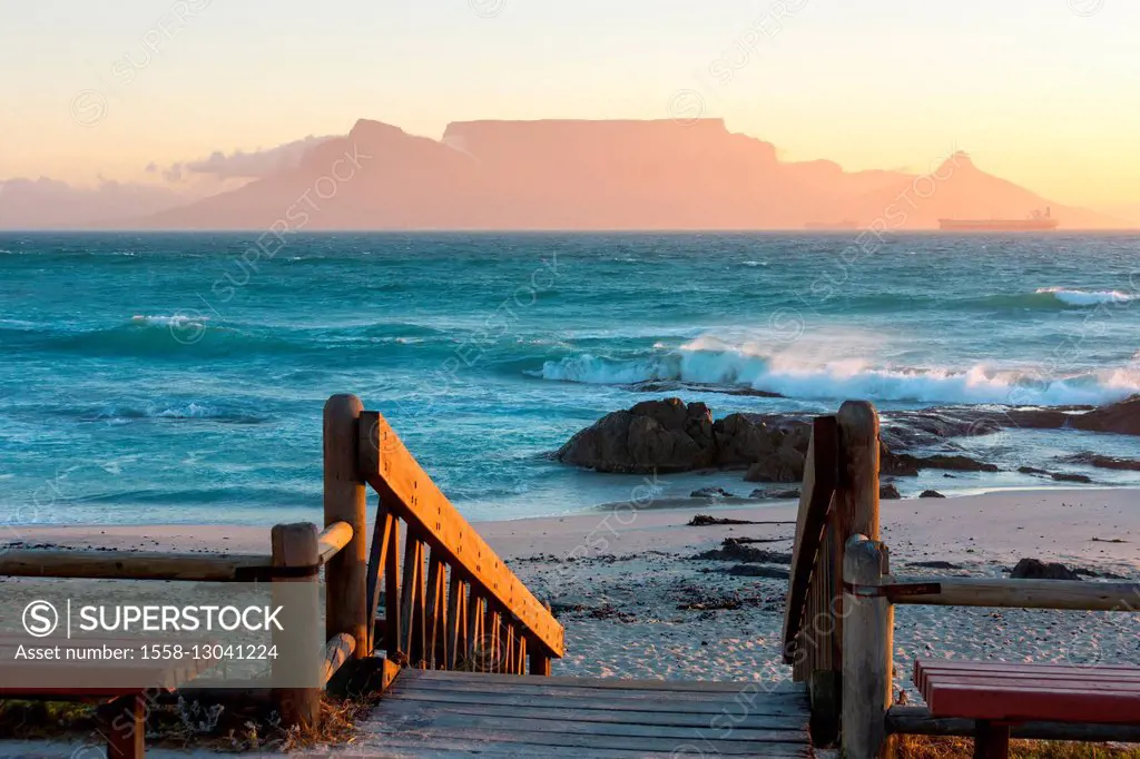 Cape Town, Table Mountain of the Bloubergstrand,