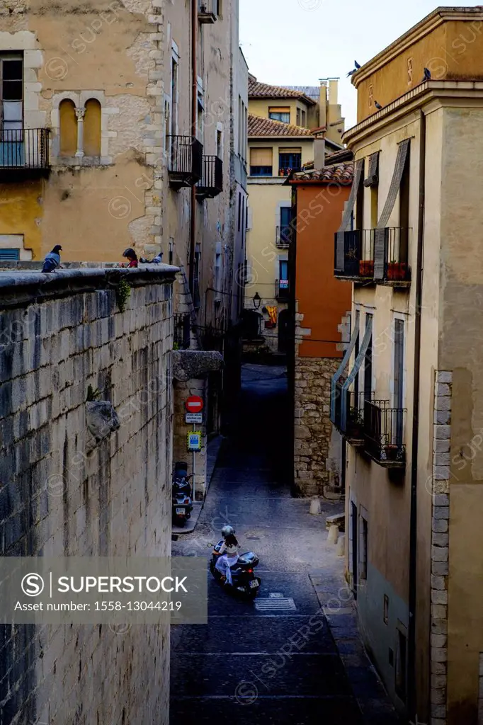 Street in the medieval quarter of Girona, Catalonia, Spain