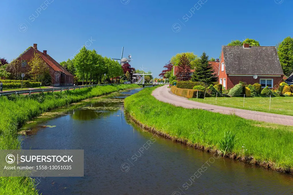 Großefehnkanal (canal) in Westgroßefehn (district), East Frisia, Lower Saxony, Germany,