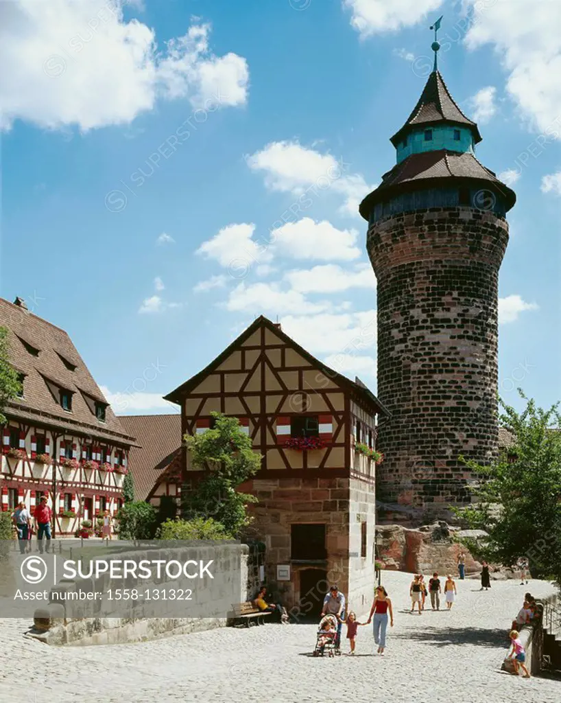 Germany, Bavaria, Nürnberg, Kaiserburg, Sinwellturm, passers-by, franconia, castle complex, castle, gate tower, tower, 13 cent , Construction, archite...