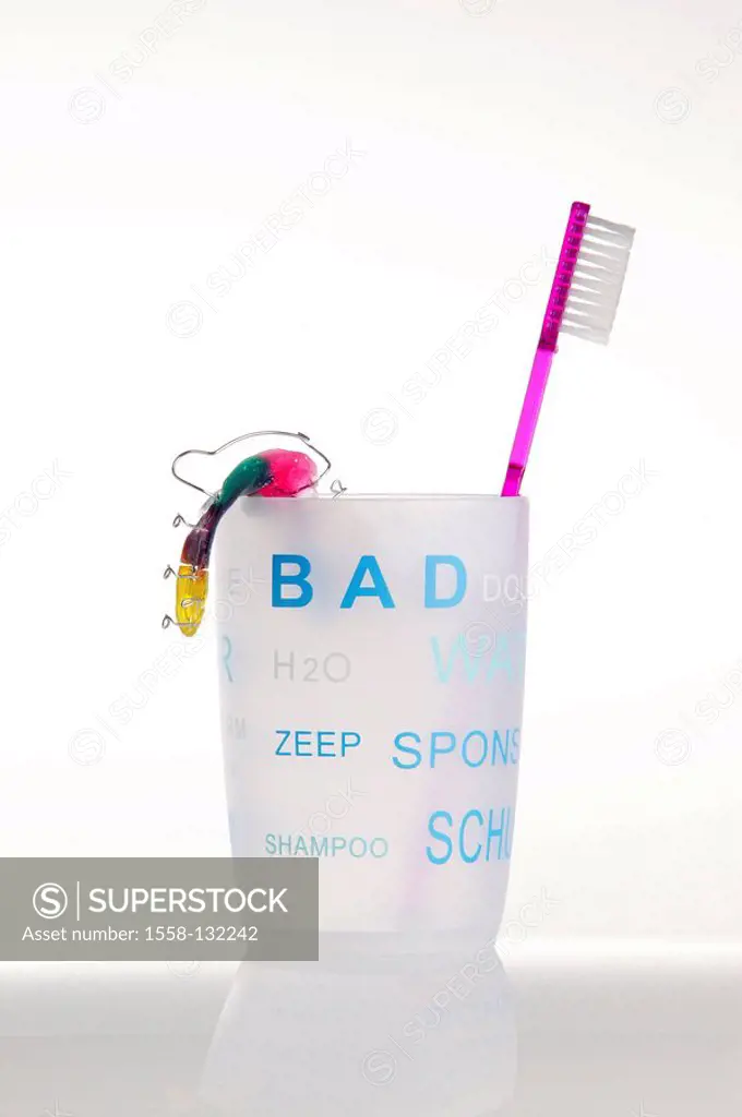 Bath, tooth-finery-cup, toothbrush, braces, bathrooms, cups, cup, brush pink, tooth-care, tooth-hygiene, hygiene, mouth-hygiene, Zähneputzen, teeth, c...