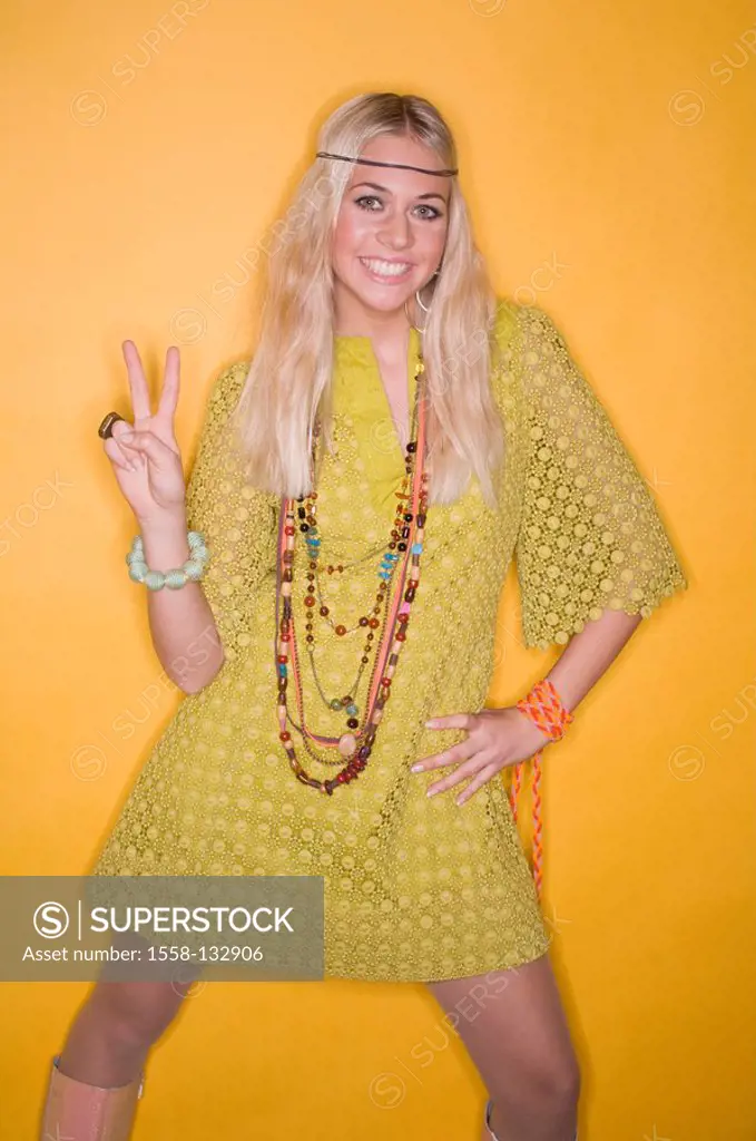 Woman, young, dress, jewelry, gesture, Victory signs, detail, 70er years of style, series, people, 20-30 years, blond, long-haired, mini-dress yellow,...