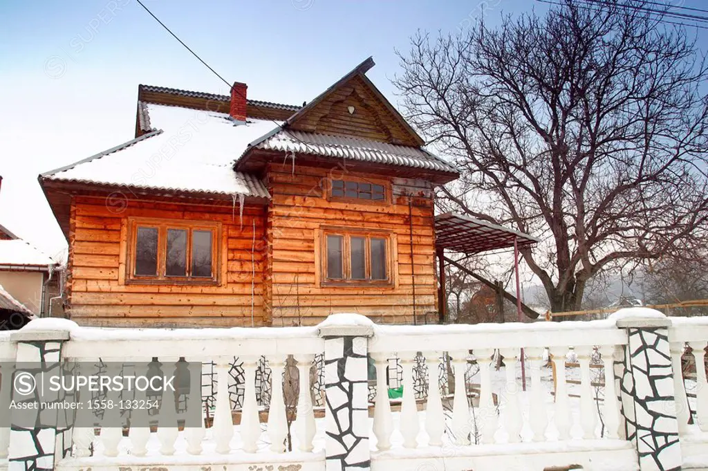 Romania, Sighet, wood-house, fence, winter,