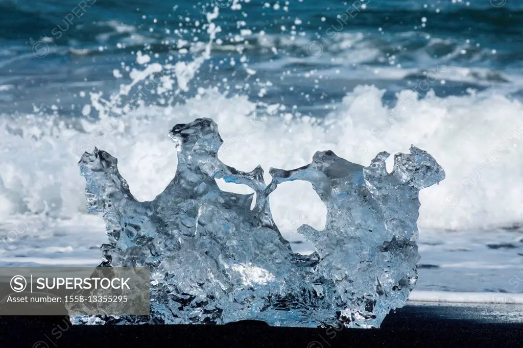 Jökulsarlon, iceberg remains on the Atlantic beach