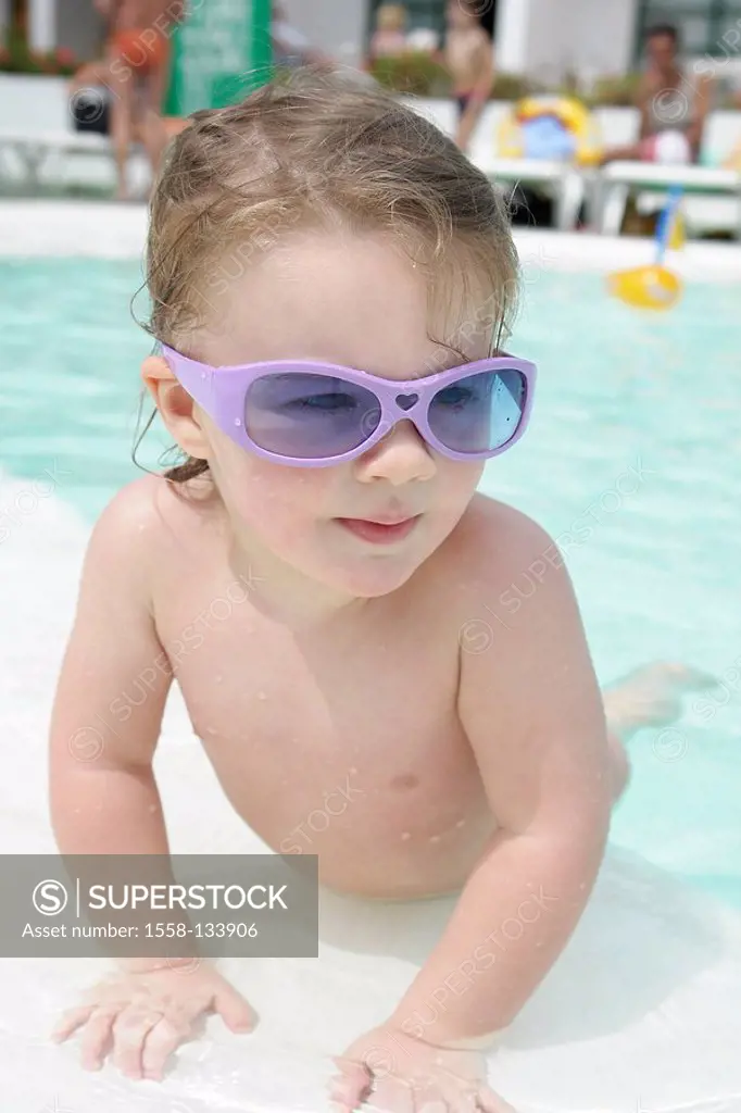 Toddler, basins, cheerfully, fun,