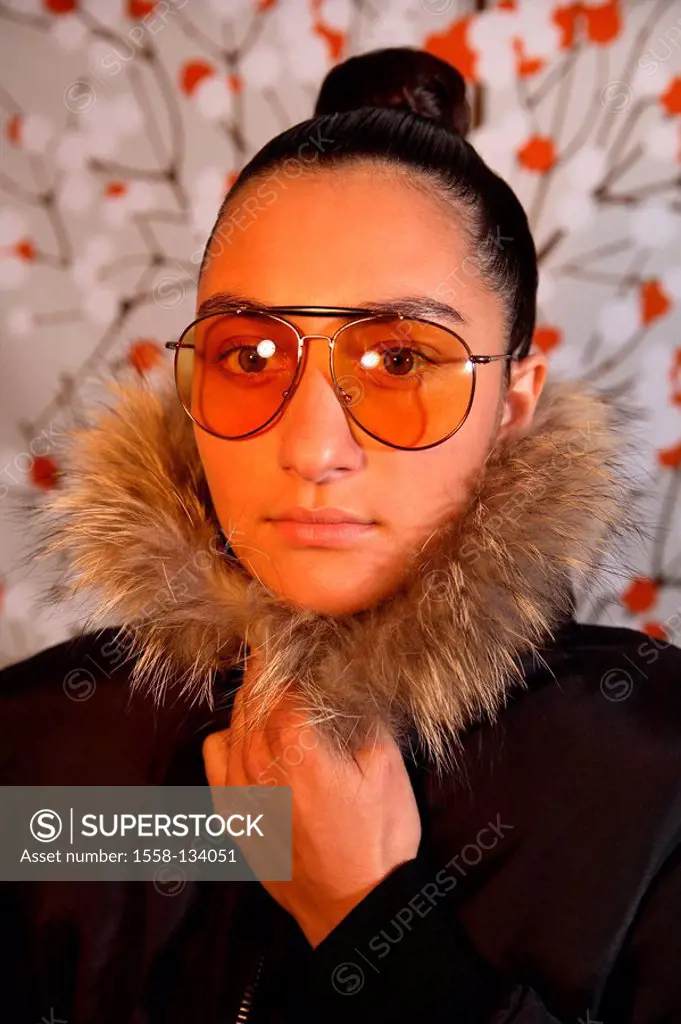 Woman, young, hair-knots, seriously, keeps closed winter-jacket, fur-collars, sun glass, portrait, people girls 16-20 years 20-30 years dark-haired, h...