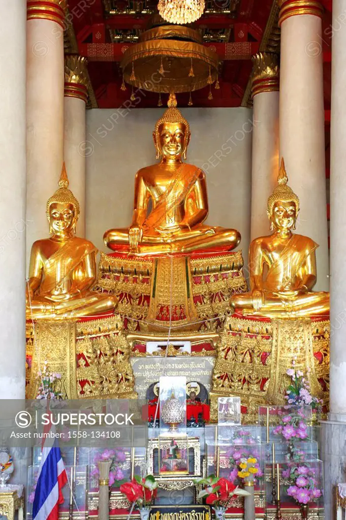 Thailand, Ayutthaya, wade Kasattrathirat, temples, indoors, statues of buddha,