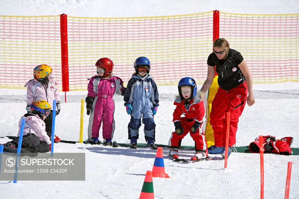 Children, ski course, ski-track, ski-school, ski-teacher,