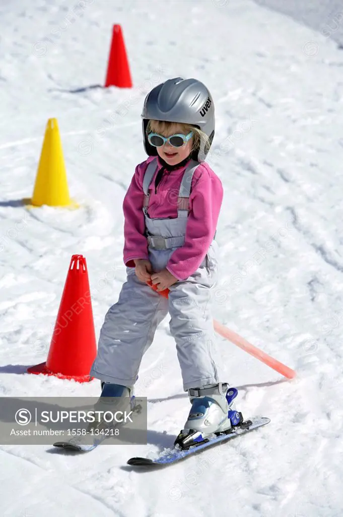 Child, ski course, ski-track, departure,