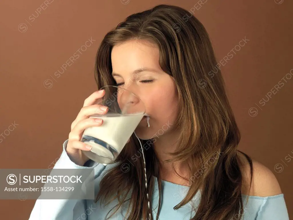 Teenagers, girl, glass, milk, drink, spills, portrait, at the side, series, people, youth, teenagers, 14 years, long-haired, brunette, nicely, natural...
