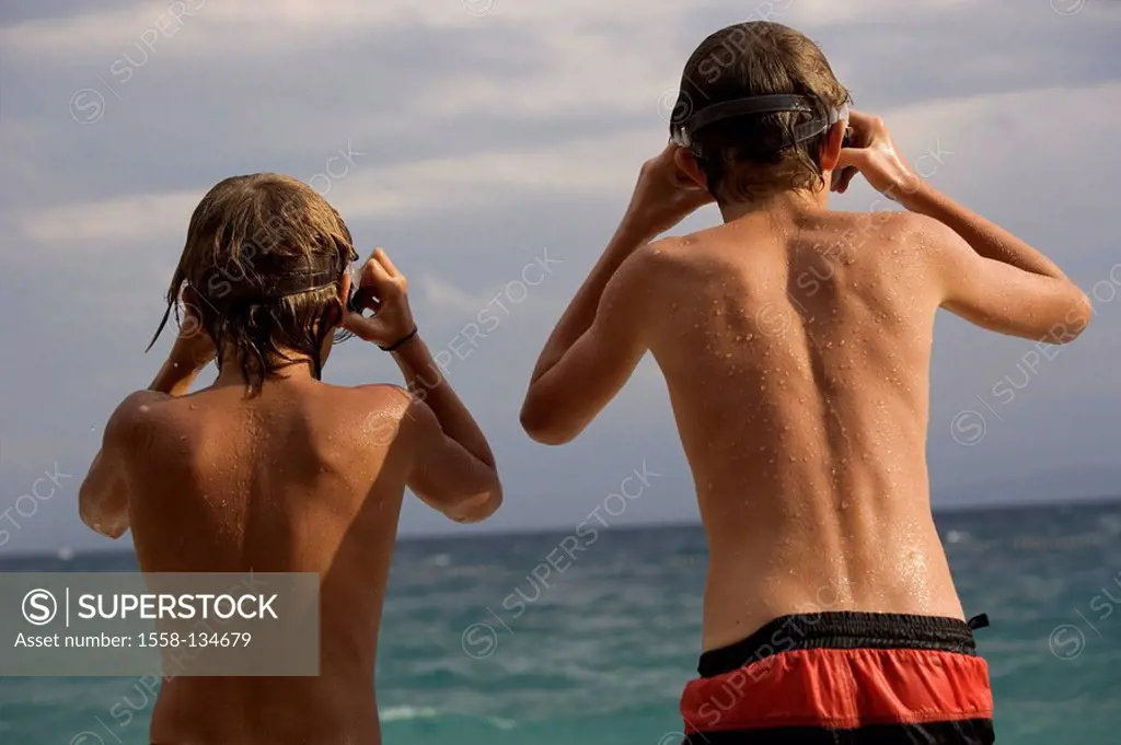 lake, boys, gesture, diver-glasses, back view, series, people, children, 11-13 years, two, swim-suit, trunks, swims, swims, friends, vacation, vacatio...