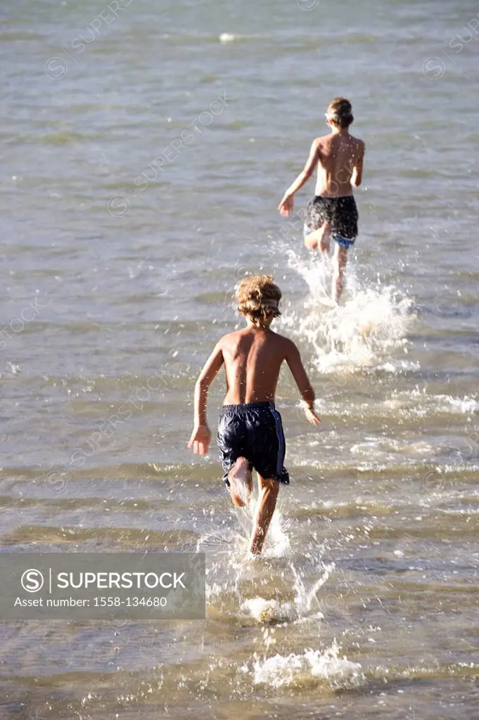 lake, children, running, back view, series, people boys two swim-suit trunks, fun, swims, swims, joy, liveliness, vacation, vacation, water, rants spl...